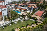 Tiana Beach Resort - リゾート