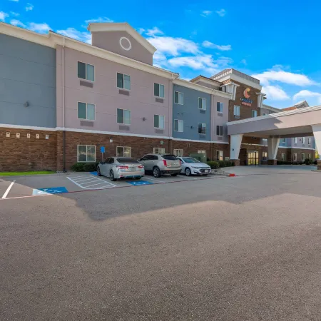 Comfort Suites