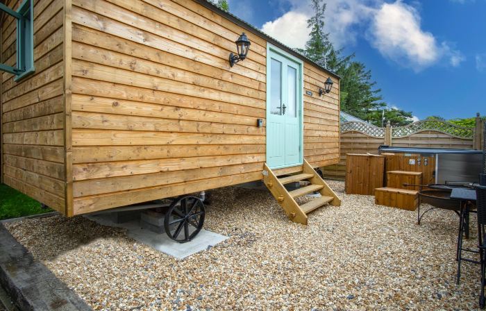 Rosemary - 1 Bedroom Shepherd's Hut - Amroth