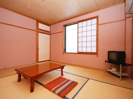 Yuhi no Yado Matsuki Отели рядом с достопримечательностью «Mikatagoko»