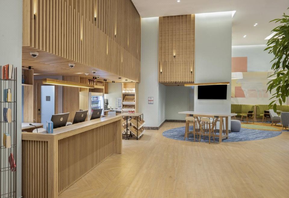 2. 힐튼 가든 인 ..