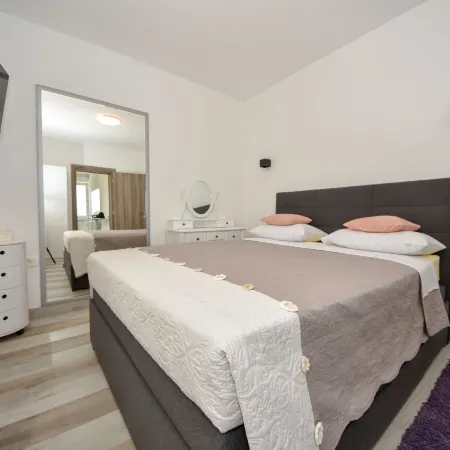 Franka Hotels in Pasman
