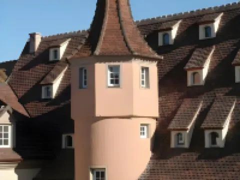 โรงแรมและสปาเลบูคลิเอร์ดอร์