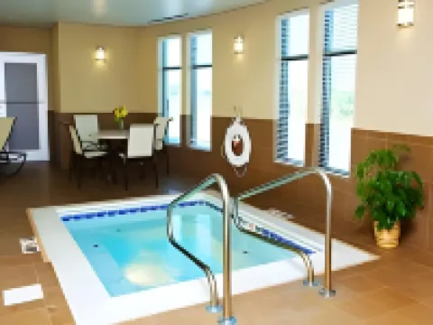 Holiday Inn Express & Suites YOUNGSTOWN WEST - AUSTINTOWN by IHG Hotels in Austintown