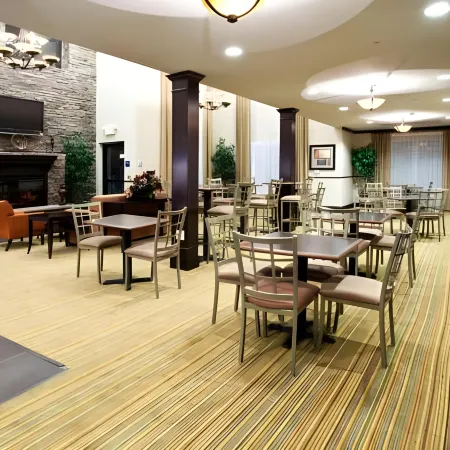 Holiday Inn Express & Suites FRESNO SOUTH by IHG