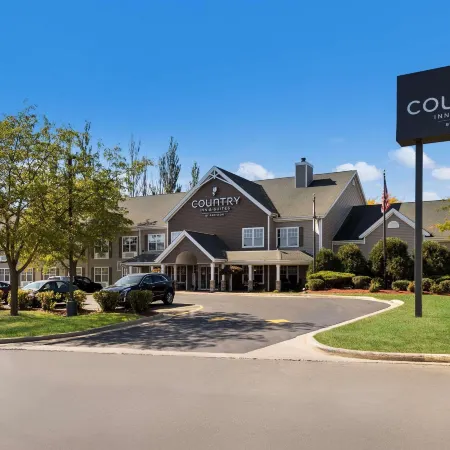 Country Inn & Suites by Radisson, Freeport, IL