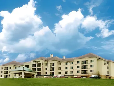 Courtyard Harrisonburg Hotels near Office of Student Accountability and Restorative Practices