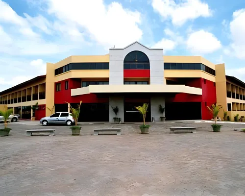Catussaba Business Hotel Hotels near Itapuã
