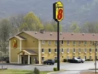 Super 8 by Wyndham Chattanooga Lookout Mountain TN Hotels near Ruby Falls