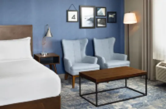 Four Points by Sheraton Edmonton South