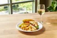 Holiday Inn GRAND RAPIDS - AIRPORT by IHG - Breakfast