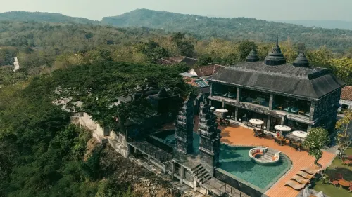 Candhari Heaven Suite Villa Hotels in Prambanan
