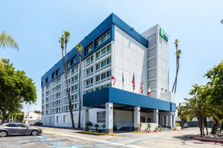 Holiday Inn Express Van Nuys Отели рядом с достопримечательностью «Ботаник Гарден»