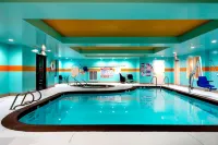 Holiday Inn Express & Suites LATHROP by IHG - parking