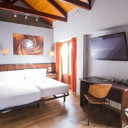 Hotel Alda Algalia Отели рядом с достопримечательностью «Praza da Quintana»