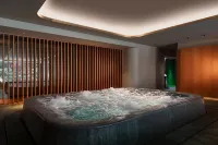 Sheraton Lake Como Hotel - Hot Tub