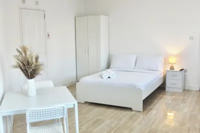 Cosy Studio Near NEC, BHX & Resort World Отели в г. Касл Бромвич