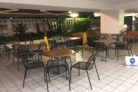 Oasis Hotel Waikiki - servizio colazione