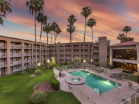 斯科特斯德雷鳥貝斯特韋斯特優質套房酒店 斯科特斯德酒店