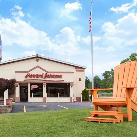 Howard Johnson by Wyndham Hartford South – Rocky Hill Отели рядом с достопримечательностью «Старое здание парламента»