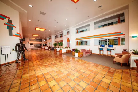 Howard Johnson by Wyndham Gallup Отели рядом с достопримечательностью «Navajo Code Talkers Museum»