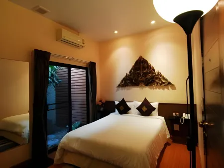 Coral Grand Place Bangkok