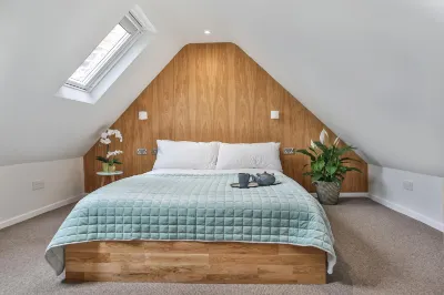 1Br Gem in Great Location