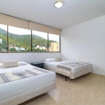 Hotel Axis Inn by GEH Suites