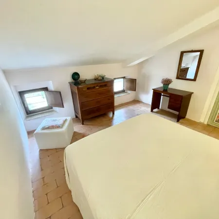 Adam House, Exclusive Pool, Outstanding Views, Vast Garden, Aircon, Sleeps 8