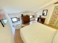 Adam House - Beautiful Exc Pool - Sleeps 8
