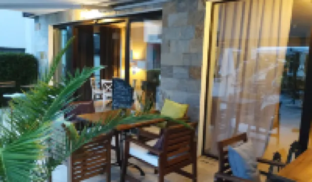 Seaside Garden Apartment with 2 Br for up to 5 Pax