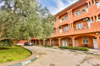 Hotel Al Bassatine - ที่มีสระว่ายน้ำ