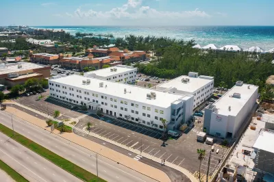 Governors Village Seven Mile Beach Corridor Hotel a Grand Cayman