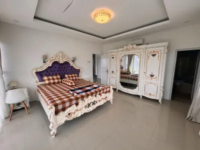 Villa Rumah Putih Ardilla Puncak Hotell i Batu Layang