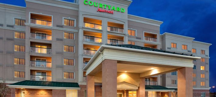 Courtyard Toronto Vaughan โรงแรมในวองฮัน