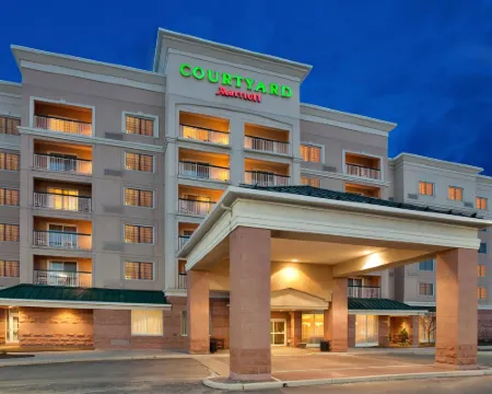 Courtyard Toronto Vaughan Hotels in Vaughan