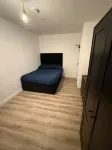 Cozy 1 Bed Apartmrnt Luton Airport فنادق في هاربيندين