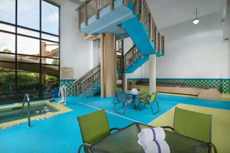 Hampton Inn Bermuda Run Отели в г. Клеммонсвилл