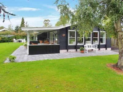 "Alda" - 300m from the Sea Hotels near Katholm Gods v/Marie Therese Collet