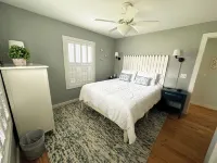 Modern Cottage on Green Lake -- four seasons of fun!