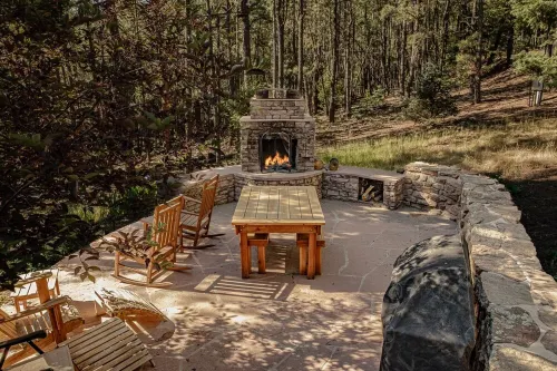 Mountain retreat-with deck, grill and outdoor fun-easy 3.4 miles to ski lift!