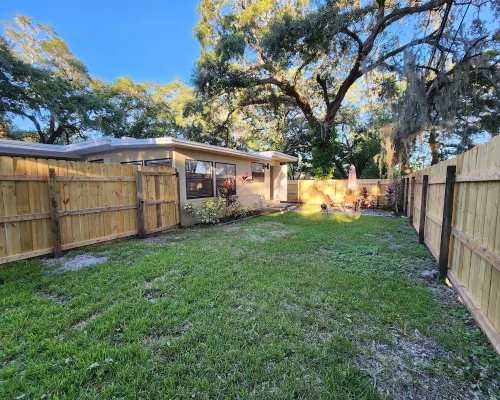 Stylish! 3 bedroom duplex -minutes from the beach Hotels in Largo