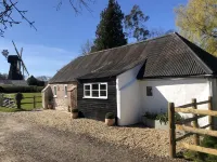 Tranquil grade II listed barn next to historic windmill Hotels near Port Lympne Safari Park