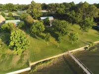 Lake Front Gated Property  Private Dock Book 3 Nights - Get 4th Night Free.