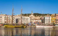 T2 Avec Piscine, Parking, Wifi, Netflix, Clim, Terrasse Vue Extra ! Hotel a Sete