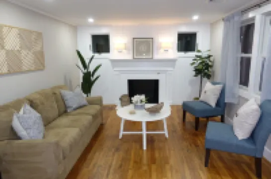 The Heart of Cape Cod - 3 bed  2 bath Hyannis Cottage