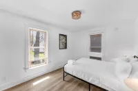 Sunroom~ 500mbps ~record player ~Office ~Keurig