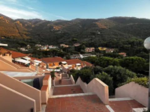 Lovingly furnished vacation apartment with large pool in Nisporto