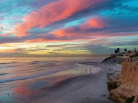 Clean Private Bedroom,Bathroom. Private entrance. Lovely Gated Neighborhood. Hotels in Vista