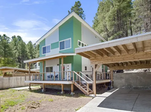 Flagstaff 4Br Cabin w/ Hot Tub, EV Charger, Trails - Chalets